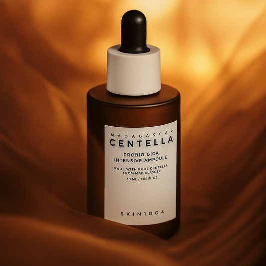 Soothing ampoule with Centella, probiotics, and ceramides that strengthens the skin barrier, hydrates deeply, and calms sensitive or irritated skin.